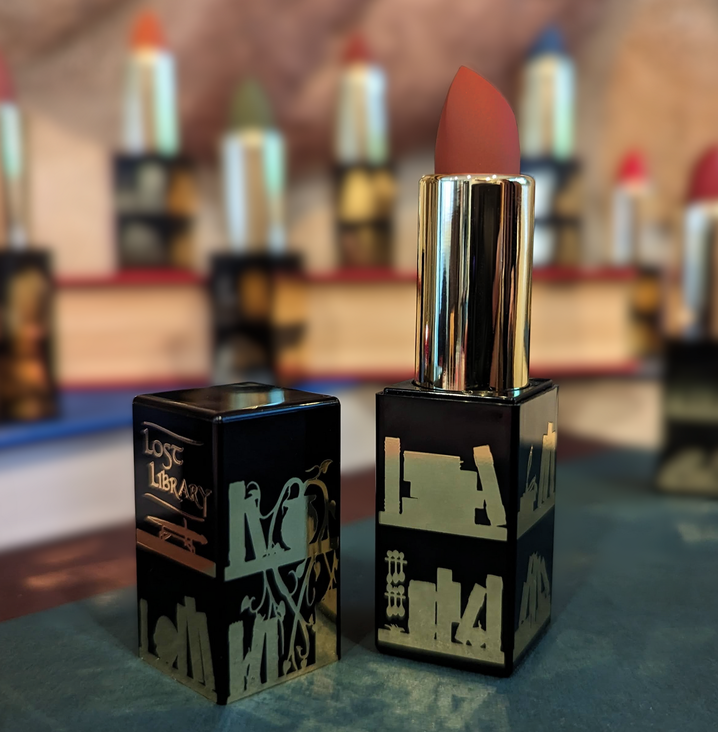 Fantasy Cosmetica - Lost Library Lipstick teinte Lost
